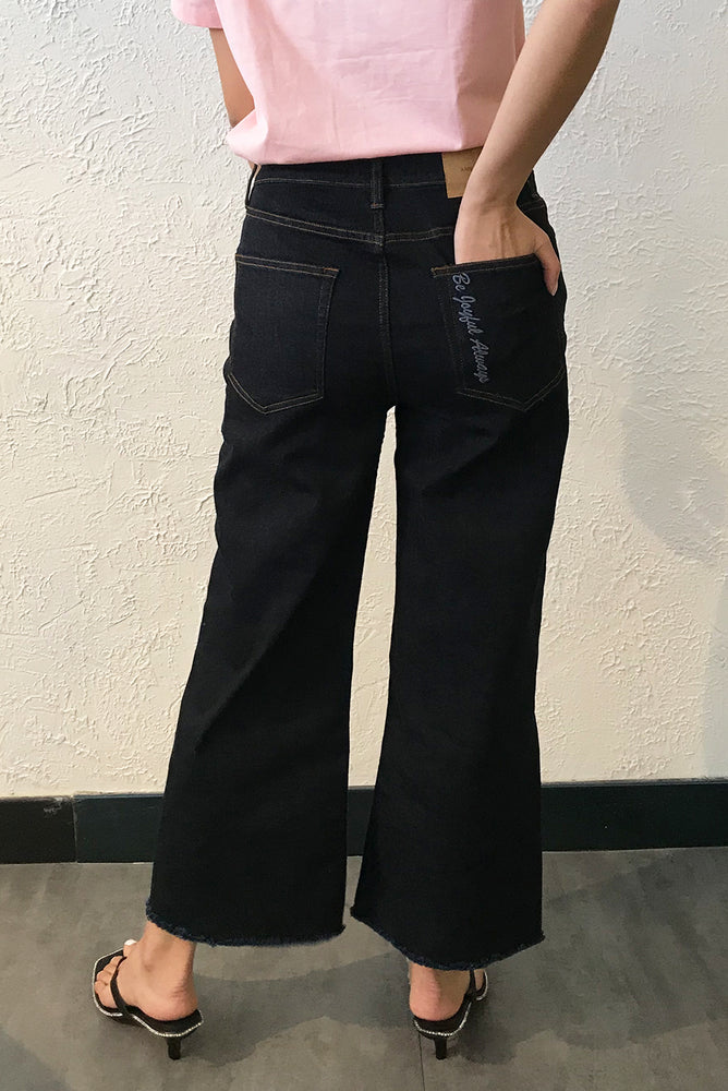 Cropped Mid-Rise Wide-Leg Jeans
